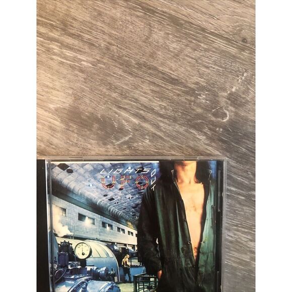 UFO Lights Out CD 1985 Chrysalis  VK 41127. Vintage. - Picture 3 of 9